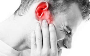 Viêm tai giữa ở người lớn có nguy hiểm không?