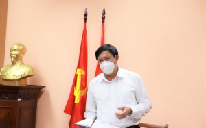 Thứ trưởng Bộ Y tế: Phải tuân thủ '3 tra, 5 chiếu', tránh để lẫn vaccine