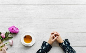 5 loại trà thảo mộc tốt cho chị em bị PCOS