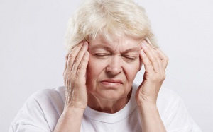 Tại sao thời tiết lạnh người sau 45 tuổi dễ tai biến, đột quỵ?