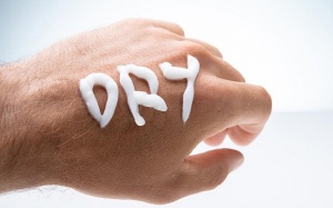 Vài mẹo chăm sóc “cứu cánh” da tay khô mùa Đông