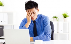 Bệnh run tay ở người trẻ vì sao khó chữa?