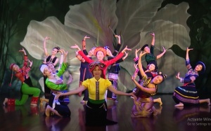 Nghệ thuật Xòe Thái và 'Vũ điệu kết đoàn' của bà Tòng Thị Phóng