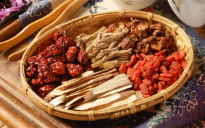 Ưu điểm, nhược điểm của việc trị sỏi túi mật bằng Đông y