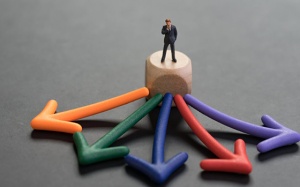 Tử vi thứ Hai (27/12/2021): Song Tử đang phân vân giữa khá nhiều lựa chọn