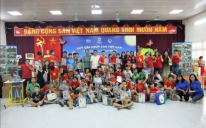 Trung thu ấm áp với 15 năm Quỹ sữa Vươn cao Việt Nam và Vinamilk