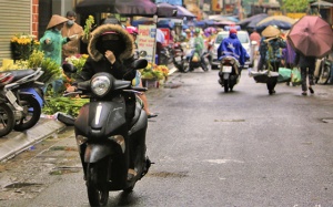 Bắc Bộ và Trung Bộ mưa dông, trời rét đậm