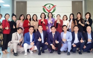 Nhà phân phối Vinalink Group tham quan Viện Thực phẩm chức năng