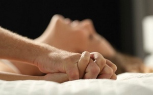 Nguyên nhân nào khiến nhu cầu với “chuyện ấy” tăng cao bất thường?