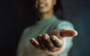 Tử vi thứ Hai (28/2/2022): Song Ngư rất thích giúp đỡ người khác