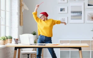 Tử vi thứ Sáu (11/3/2022): Ma Kết nên thoải mái sáng tạo trong công việc