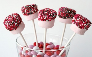 Infographic: Ý nghĩa và một số sự thật thú vị về ngày Valentine Trắng