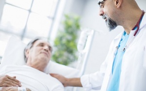 Liệu pháp miễn dịch điều trị ung thư có thể gây tác dụng phụ gì?