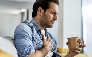 Vì sao F0 triệu chứng nhẹ vẫn bị đau ngực, khó thở, hụt hơi sau âm tính?