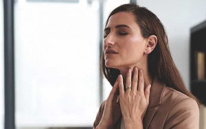 Cách giảm khó nuốt, chảy nước dãi ở người bệnh Parkinson