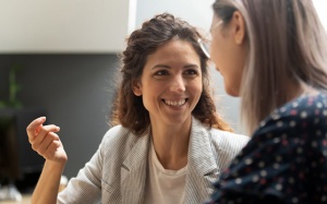 Tử vi thứ Hai (4/4/2022): Nhân Mã có thể tỏ ra cởi mở hơn so với bình thường