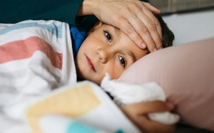 Lưu ý khi chăm sóc F0 là trẻ nhỏ