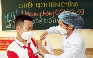 Lưu ý quan trọng khi chăm sóc trẻ 5-11 tuổi sau tiêm vaccine