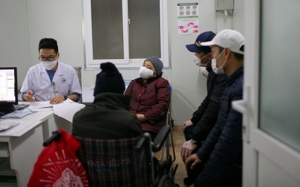 Hậu COVID-19: Bị khản tiếng, hụt hơi nên xử trí thế nào?