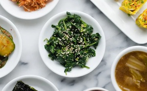 Chế biến 3 món rau quen thuộc theo kiểu Hàn Quốc