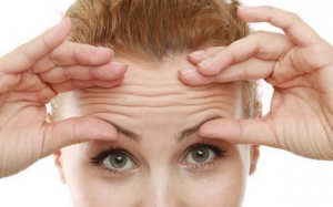 Làm sao để loại bỏ và ngăn ngừa nếp nhăn trên trán? 