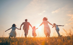 Tử vi thứ Bảy (30/4/2022): Bảo Bình muốn dành ngày nghỉ bên gia đình