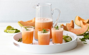 Công thức nước uống độc đáo từ dưa lưới và bạc hà