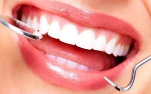 Mách bạn cách chăm sóc nướu răng tại nhà