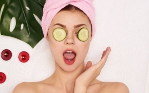 Công thức mặt nạ dưỡng ẩm dưỡng da khô cực đơn giản trong mùa Hè