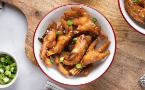 Cách làm chân gà sốt cay nhâm nhi xem bóng đá