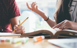 Tử vi thứ Năm (19/5/2022): Sư Tử không ngại học hỏi những người thành công