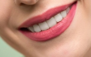 Sai lầm phổ biến trong mùa Hè có thể làm hỏng răng