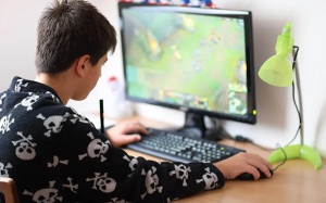 Hè đến, cần làm gì để phòng ngừa nạn nghiện game ở trẻ?