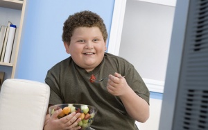 Trẻ béo phì, cha mẹ phải làm gì?