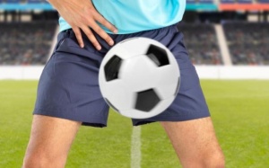 Nguy hiểm khi chấn thương tinh hoàn trong quá trình chơi thể thao