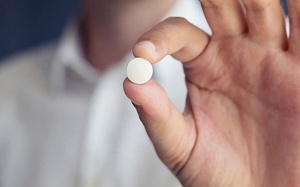 Có nên tăng liều aspirin để phòng cục máu đông khi bị COVID-19 không?