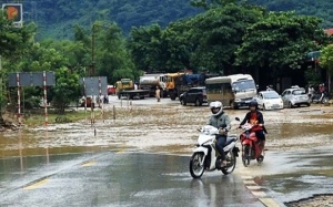 Trung Bộ nắng rát, cảnh báo lũ tại các tỉnh vùng núi Bắc Bộ