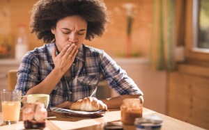 6 lý do khiến bạn bị nấc cụt gây phiền toái