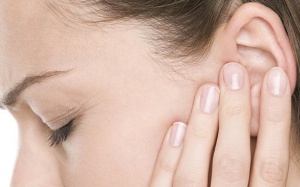  Ù tai trái do đâu? 