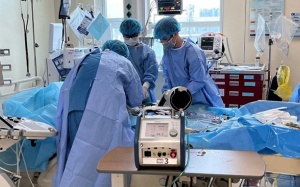 Tin nổi bật trong tuần: Cứu sống người bị cá mập cắn, sản phụ bị ngừng tim