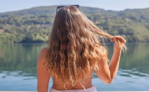 8 mẹo cần thiết để chăm sóc tóc trong mùa Hè nóng nực