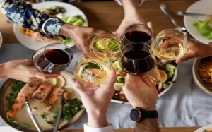 Những loại thực phẩm không nên kết hợp với rượu