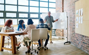 Tử vi thứ Năm (23/6/2022): Cự Giải nên chủ động hơn trong giao tiếp