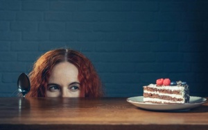 Tử vi thứ Sáu (24/6/2022): Sư Tử nên kiểm soát thói quen ăn vặt