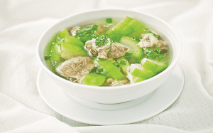 Các bước làm món canh bí đao nấu xương thanh mát cho mùa Hè
