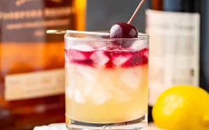 Thử ngay cocktail New York Sour trong ngày Hè nóng nực