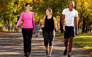 Mẹo giúp đốt cháy calo nhiều hơn khi đi bộ