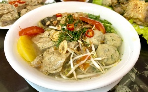 Cuối tuần, nấu bún chua thanh mát với cá thác lác