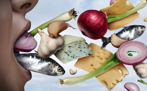 7 loại thực phẩm dễ gây hôi miệng sau khi ăn