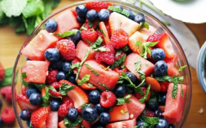 Giải nhiệt ngày Hè với món salad dưa hấu tươi mát